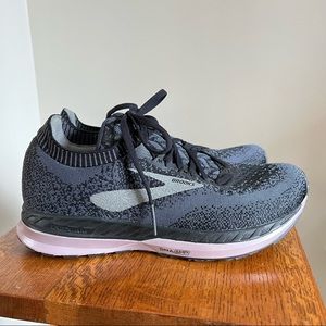 NWOT Brooks running shoes, grey and purple, size 7.5